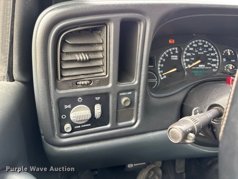 image for item DO2235 2001 Chevrolet Silverado 1500 Ext. Cab pickup truck