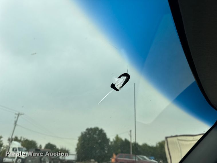 image for item DO2235 2001 Chevrolet Silverado 1500 Ext. Cab pickup truck