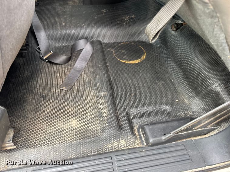 image for item DO2235 2001 Chevrolet Silverado 1500 Ext. Cab pickup truck