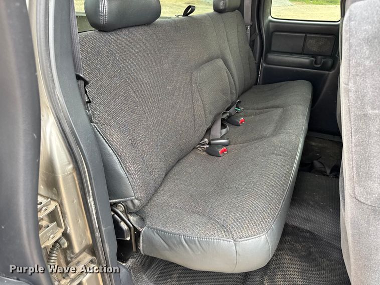 image for item DO2235 2001 Chevrolet Silverado 1500 Ext. Cab pickup truck