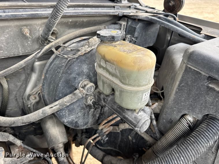 image for item DO2235 2001 Chevrolet Silverado 1500 Ext. Cab pickup truck