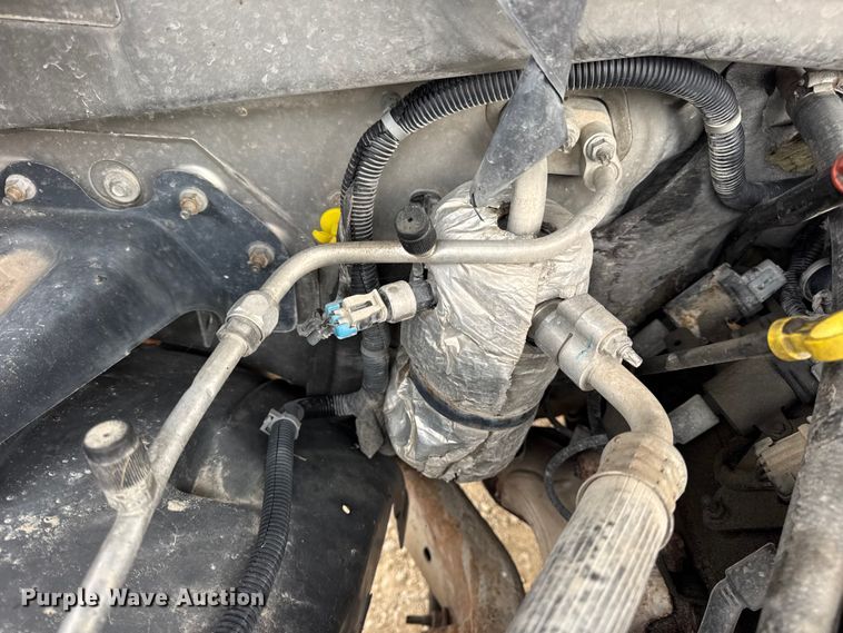 image for item DO2235 2001 Chevrolet Silverado 1500 Ext. Cab pickup truck