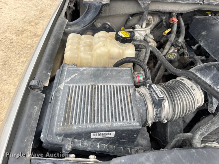 image for item DO2235 2001 Chevrolet Silverado 1500 Ext. Cab pickup truck