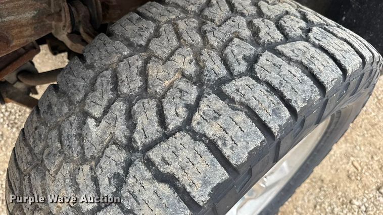 image for item DO2235 2001 Chevrolet Silverado 1500 Ext. Cab pickup truck