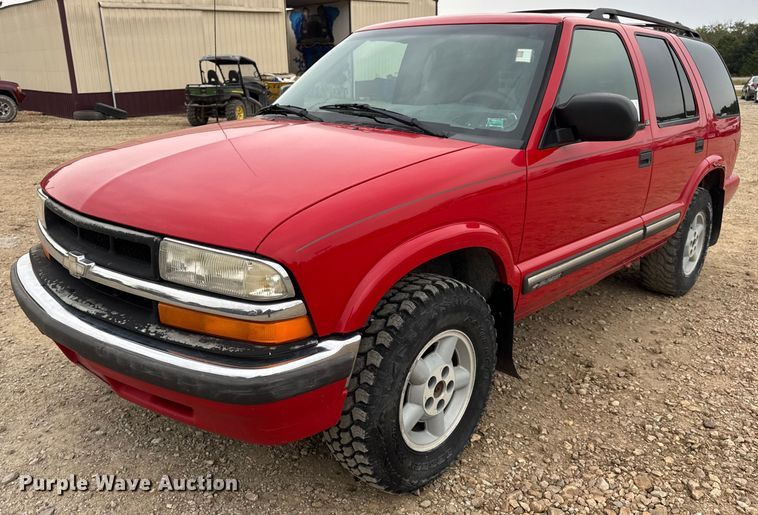 image for item DO2237 2000 Chevrolet Blazer LS SUV