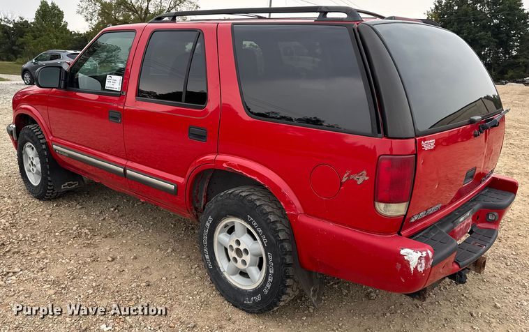 image for item DO2237 2000 Chevrolet Blazer LS SUV