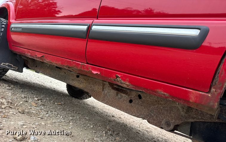 image for item DO2237 2000 Chevrolet Blazer LS SUV