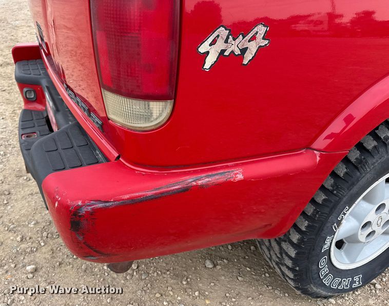 image for item DO2237 2000 Chevrolet Blazer LS SUV