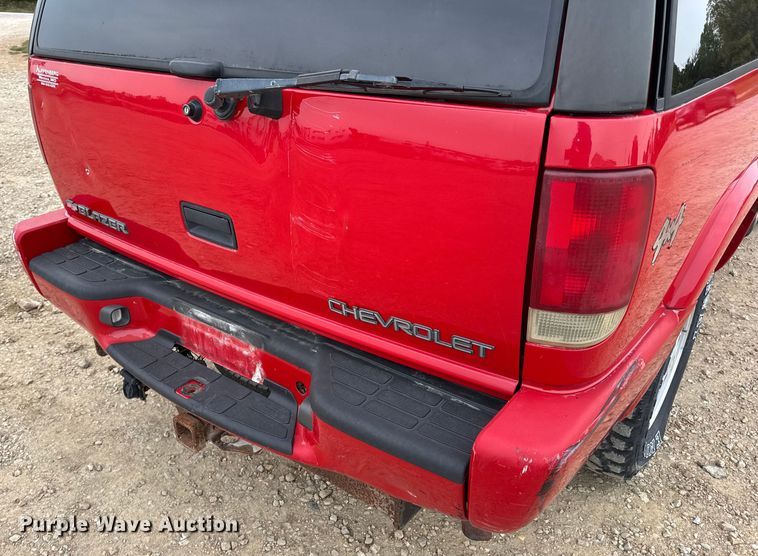 image for item DO2237 2000 Chevrolet Blazer LS SUV