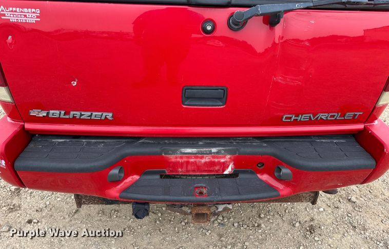 image for item DO2237 2000 Chevrolet Blazer LS SUV