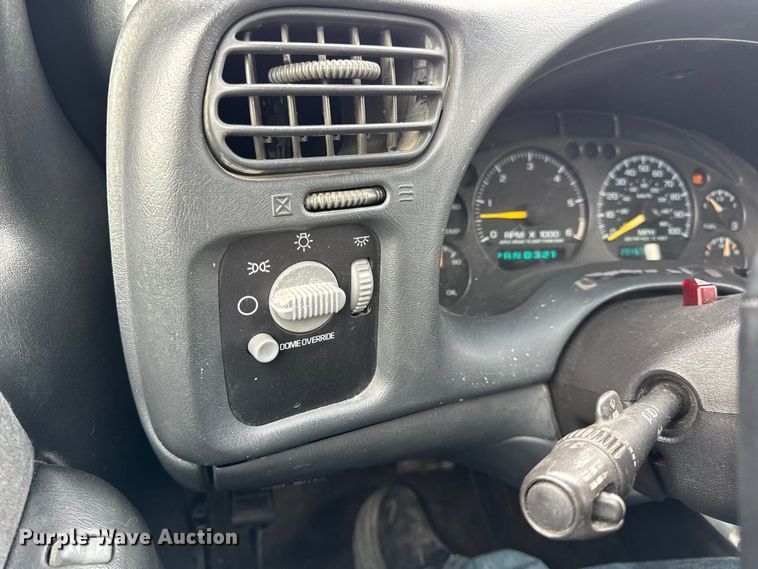 image for item DO2237 2000 Chevrolet Blazer LS SUV