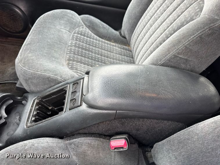 image for item DO2237 2000 Chevrolet Blazer LS SUV