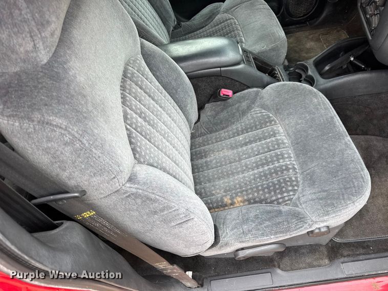 image for item DO2237 2000 Chevrolet Blazer LS SUV