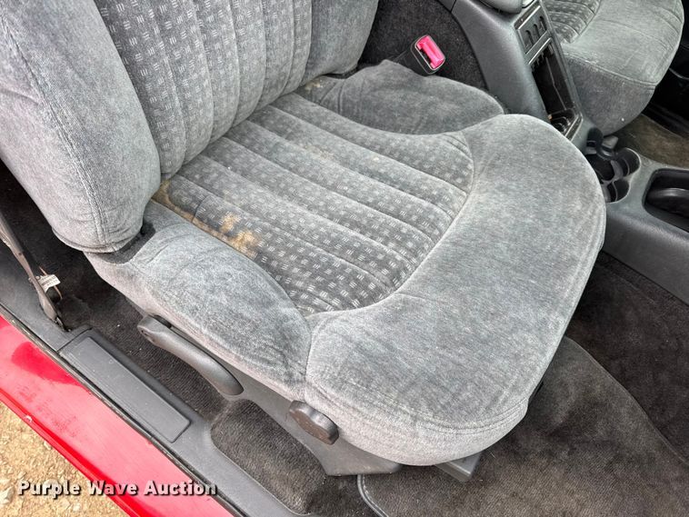 image for item DO2237 2000 Chevrolet Blazer LS SUV