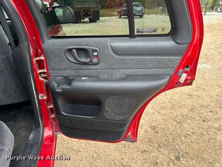 image for item DO2237 2000 Chevrolet Blazer LS SUV