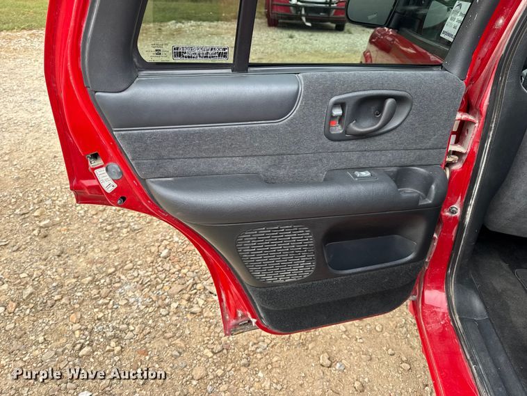 image for item DO2237 2000 Chevrolet Blazer LS SUV