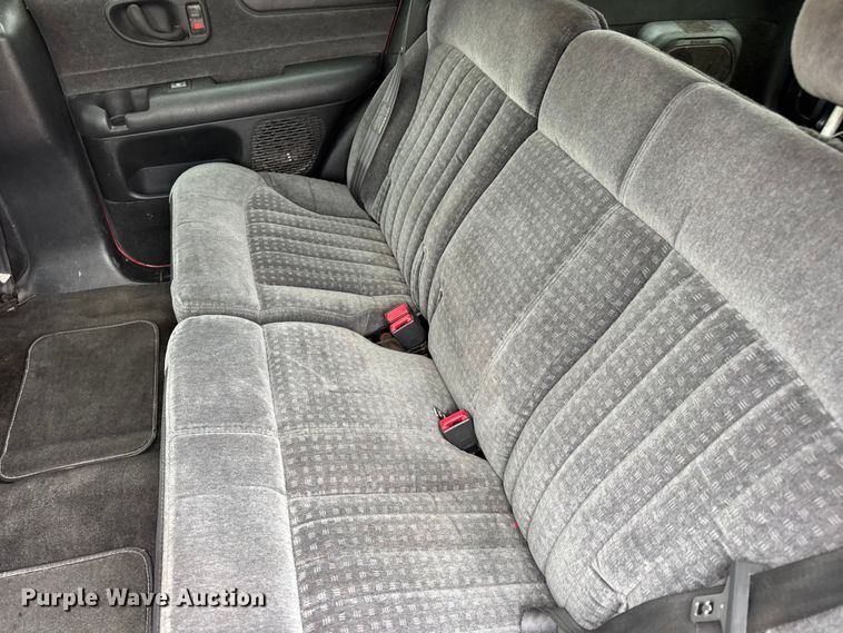 image for item DO2237 2000 Chevrolet Blazer LS SUV