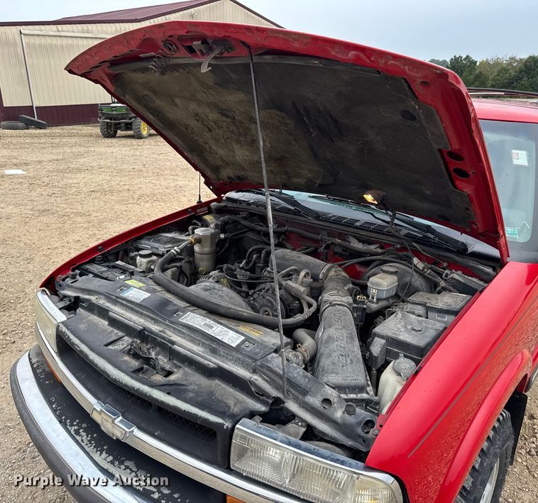 image for item DO2237 2000 Chevrolet Blazer LS SUV