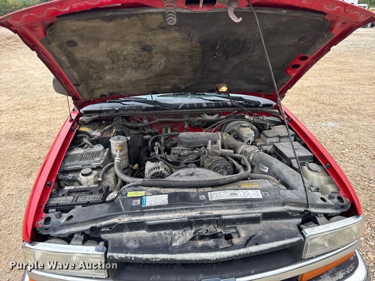 image for item DO2237 2000 Chevrolet Blazer LS SUV