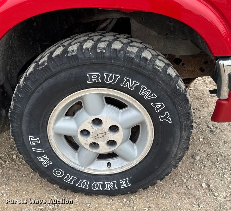 image for item DO2237 2000 Chevrolet Blazer LS SUV