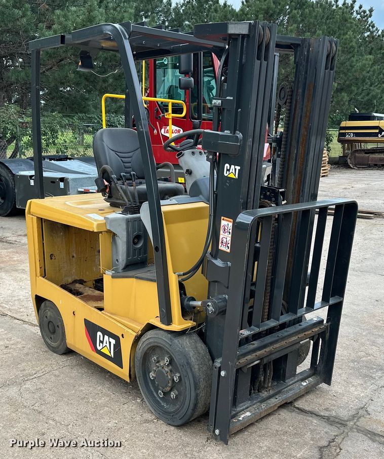 image for item DP8851 2013 Caterpillar EC25N2 forklift
