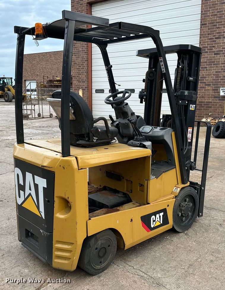 image for item DP8851 2013 Caterpillar EC25N2 forklift