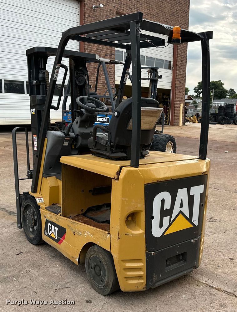 image for item DP8851 2013 Caterpillar EC25N2 forklift