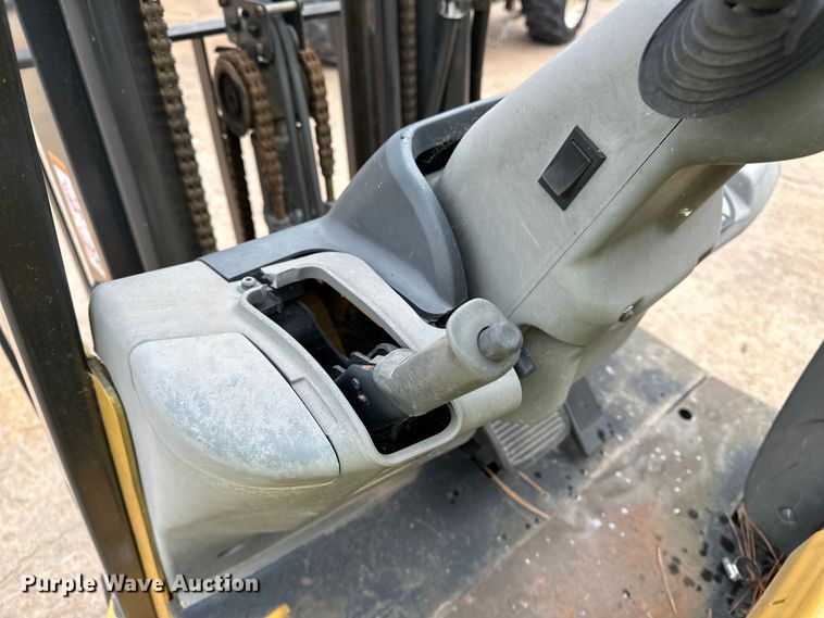 image for item DP8851 2013 Caterpillar EC25N2 forklift