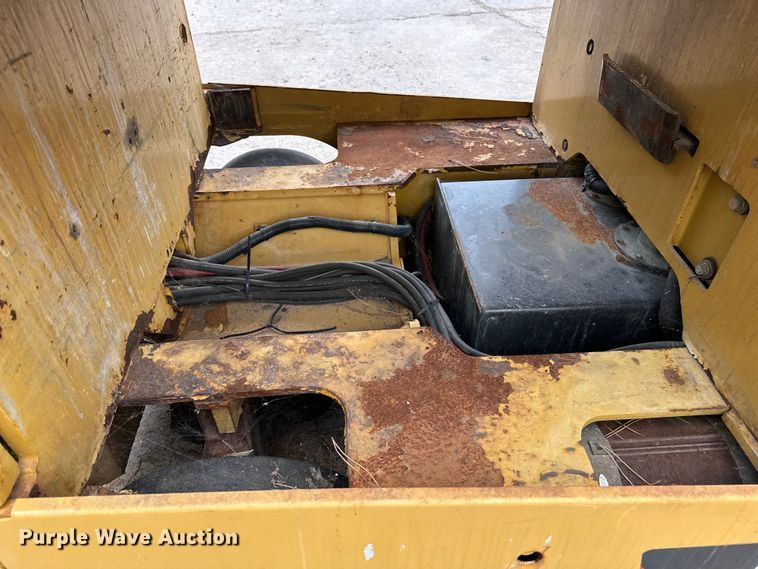 image for item DP8851 2013 Caterpillar EC25N2 forklift