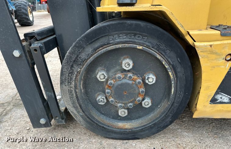 image for item DP8851 2013 Caterpillar EC25N2 forklift