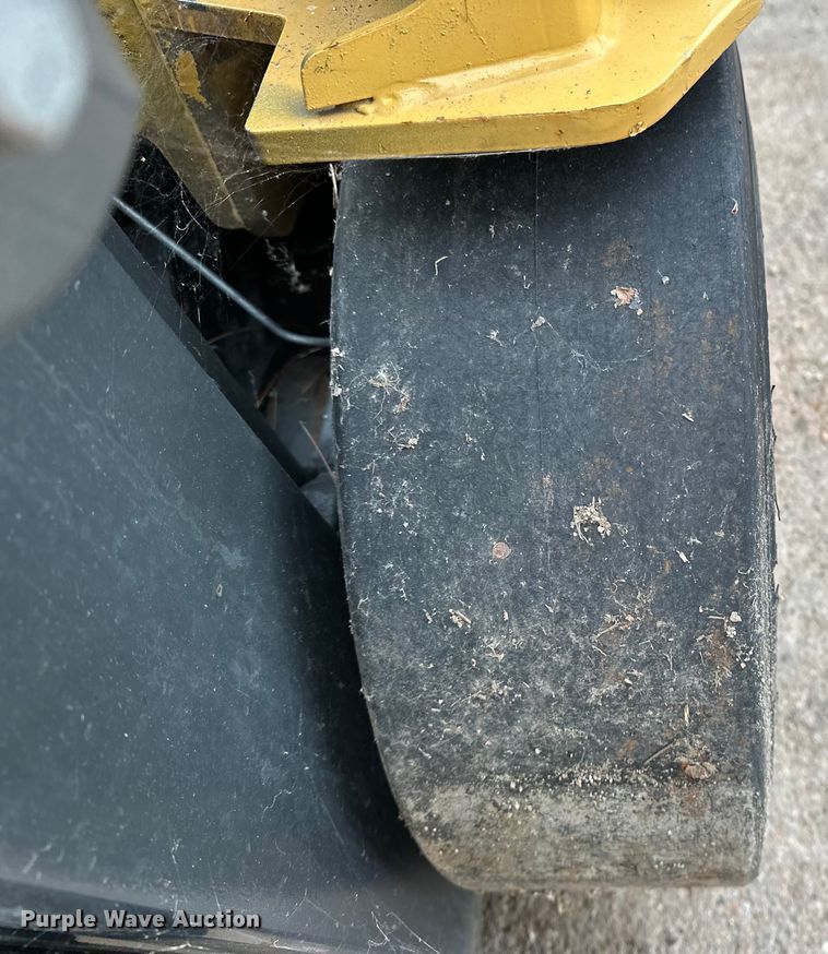 image for item DP8851 2013 Caterpillar EC25N2 forklift