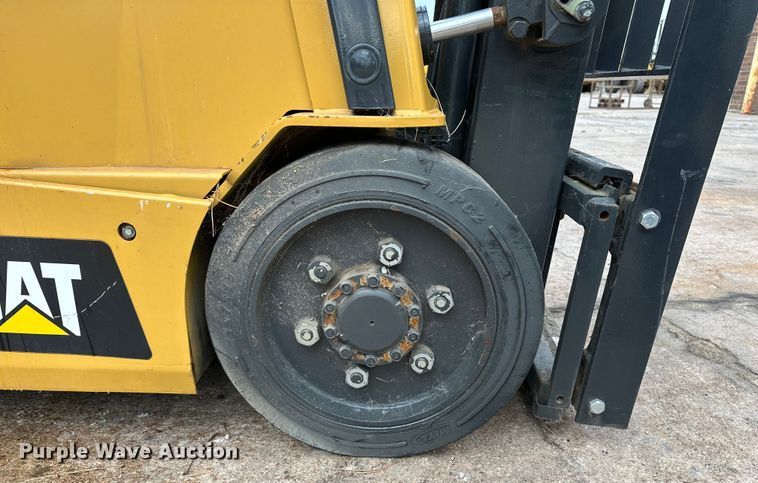 image for item DP8851 2013 Caterpillar EC25N2 forklift