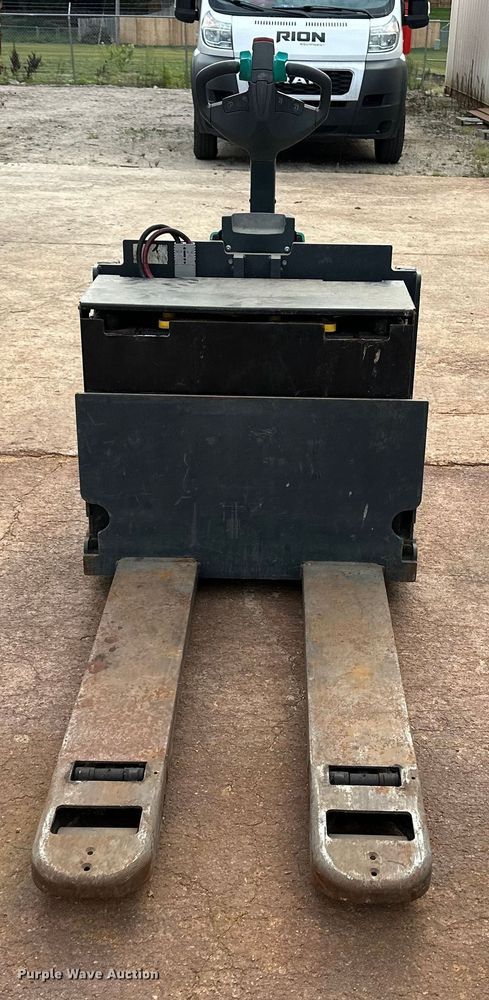 image for item DP8852 2018 Mitsubishi PW30L pallet jack