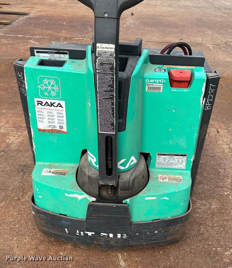 image for item DP8852 2018 Mitsubishi PW30L pallet jack