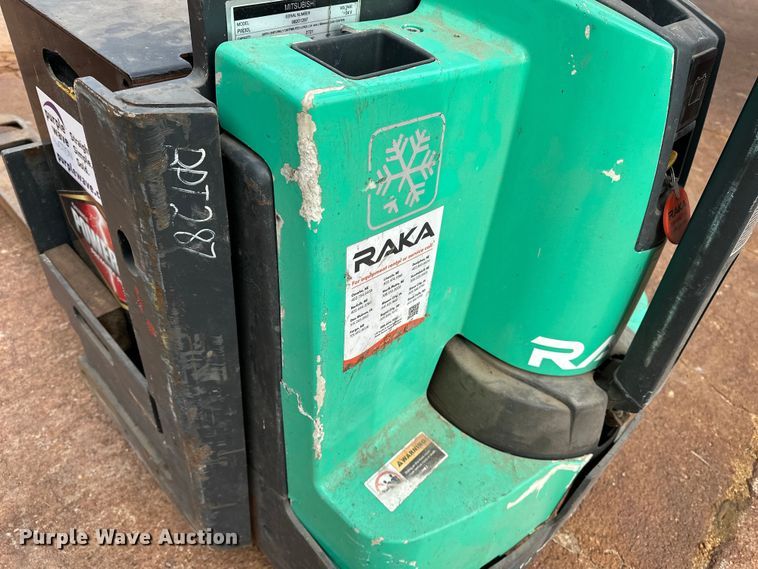 image for item DP8852 2018 Mitsubishi PW30L pallet jack