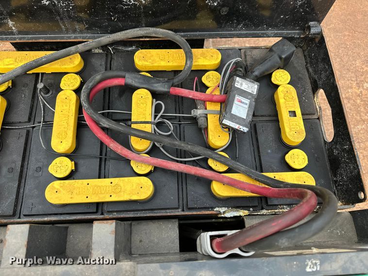 image for item DP8852 2018 Mitsubishi PW30L pallet jack