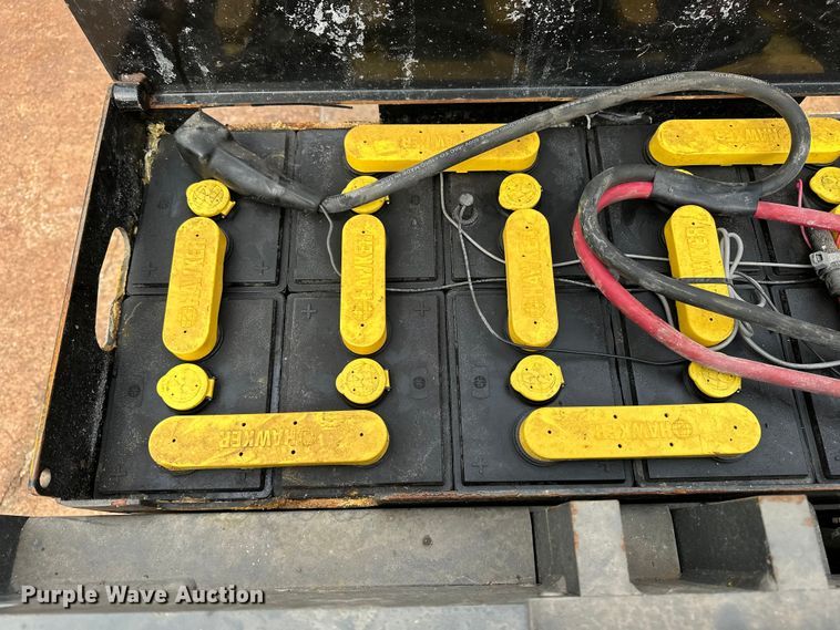 image for item DP8852 2018 Mitsubishi PW30L pallet jack