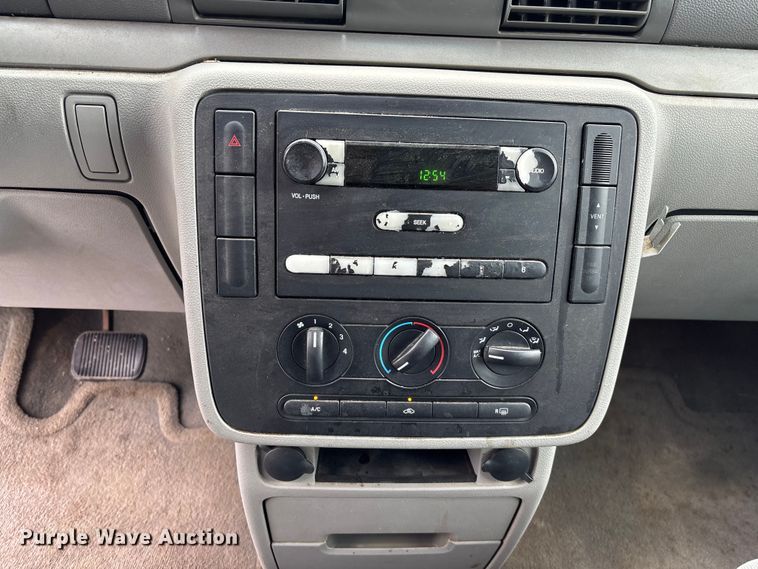 image for item DT3424 2005 Ford Freestar van