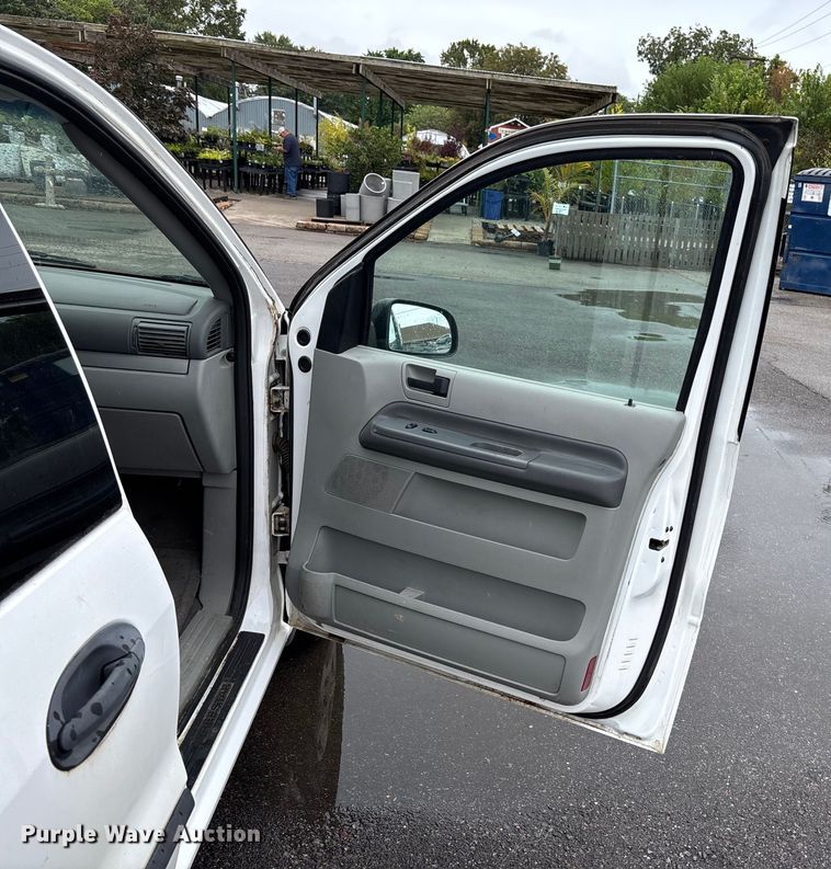 image for item DT3424 2005 Ford Freestar van