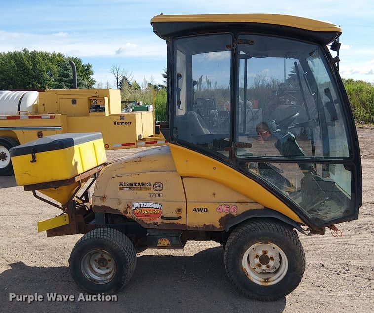 image for item DT6280 Hustler 3700 lawn mower