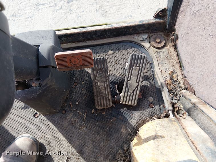 image for item DT6280 Hustler 3700 lawn mower