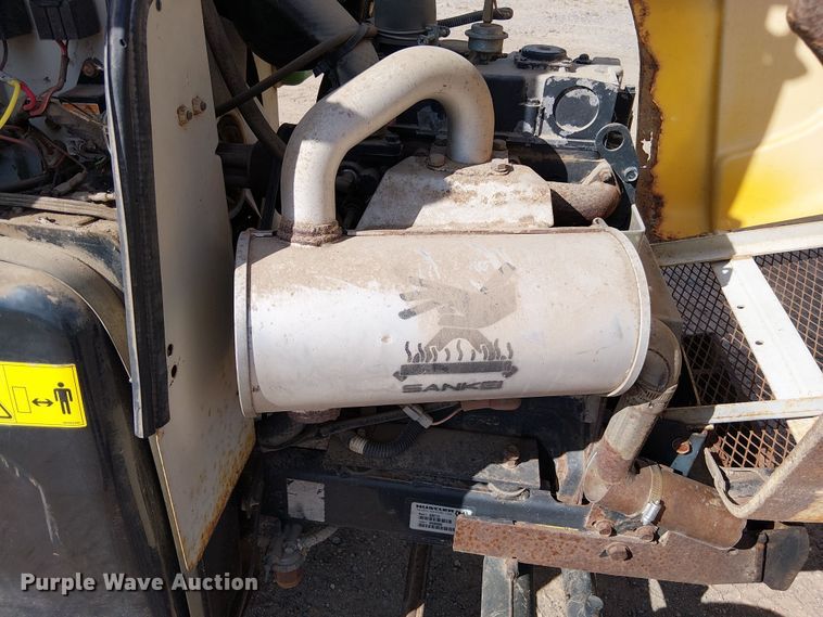 image for item DT6280 Hustler 3700 lawn mower