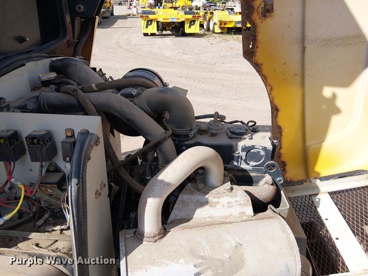 image for item DT6280 Hustler 3700 lawn mower