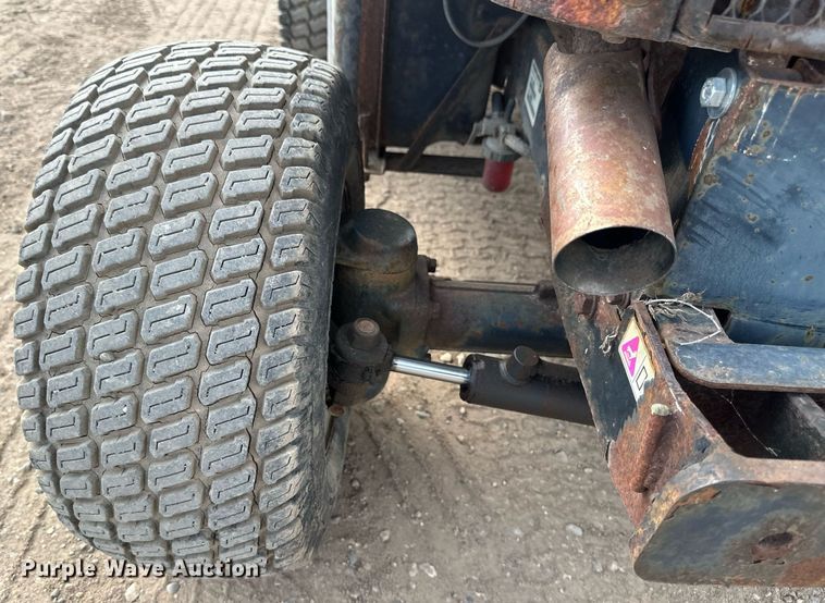 image for item DT6281 Hustler 3700 lawn mower