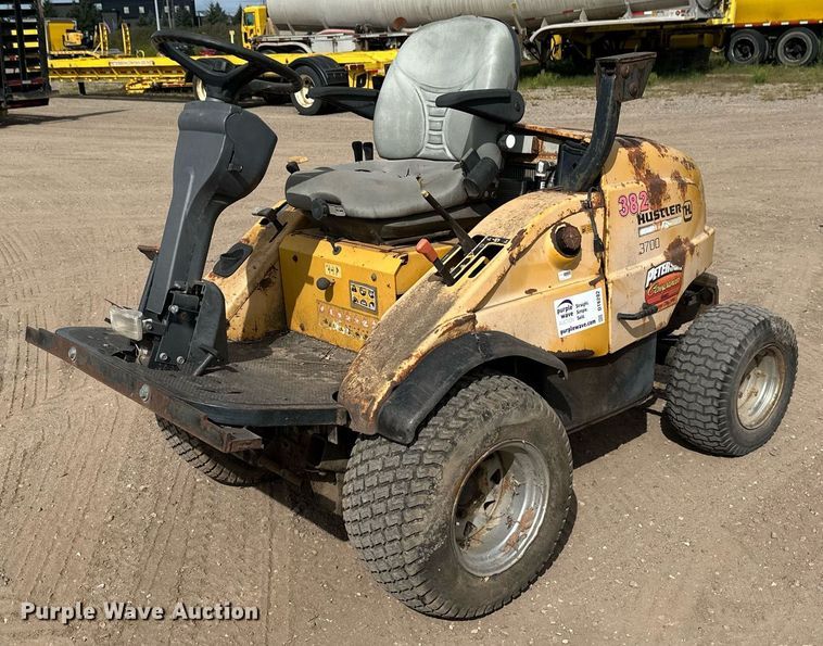 image for item DT6282 Hustler 3700 lawn mower