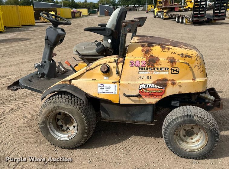image for item DT6282 Hustler 3700 lawn mower