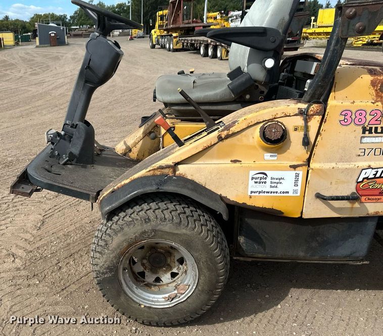 image for item DT6282 Hustler 3700 lawn mower