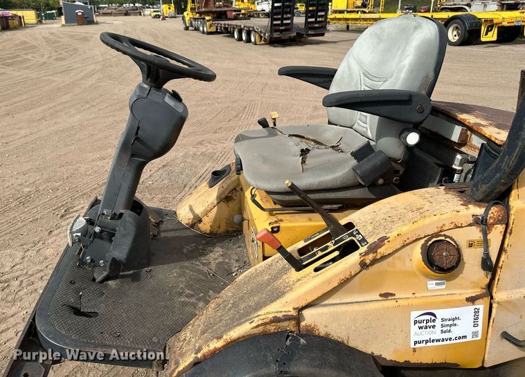 image for item DT6282 Hustler 3700 lawn mower