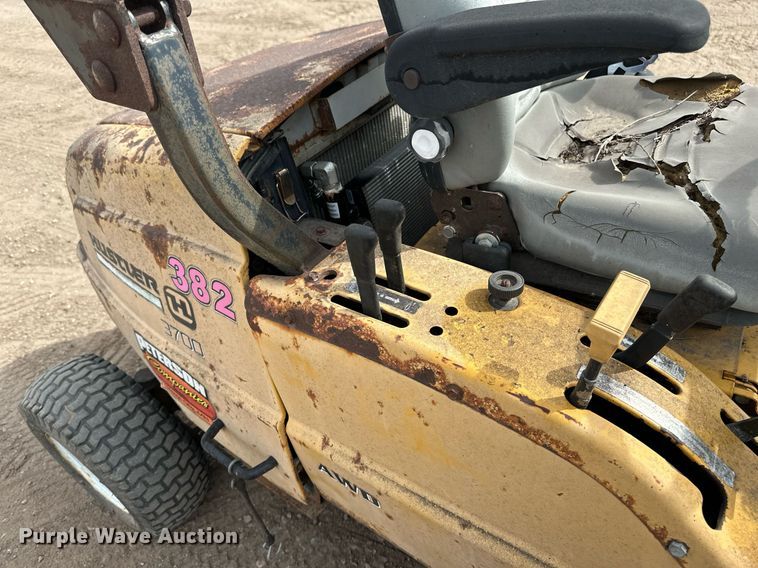 image for item DT6282 Hustler 3700 lawn mower