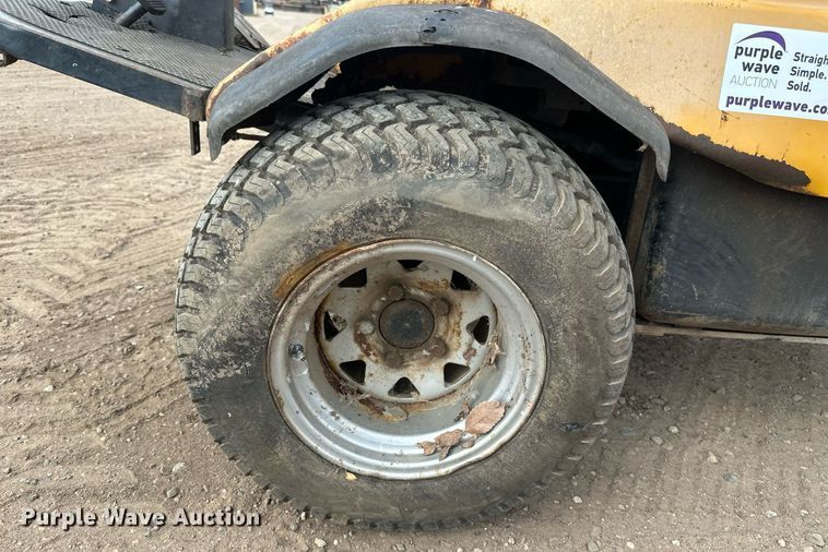 image for item DT6282 Hustler 3700 lawn mower